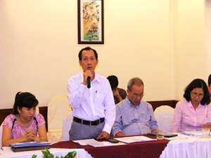 Bác sĩ CK II Nguyễn Hữu Dự, Phó Giám đốc Bệnh viện Đa khoa TP Cần Thơ, Giám đốc Trung tâm Chẩn đoán sàng lọc trước sinh và sơ sinh phát biểu tại hội thảo.