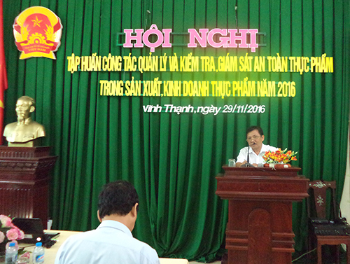 Ông Lưu Hoàng Việt, Chi cục Trưởng Chi cục An toàn vệ sinh thực phẩm tại buổi tập huấn