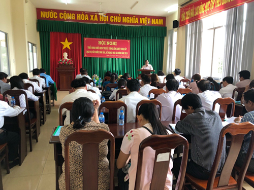 Ông Nguyễn Văn Hoàng, Phó Chủ tịch UBND huyện phát biểu chỉ đạo Hội nghị.