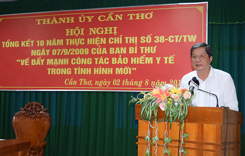 Ông Phạm Văn Hiểu, Phó Bí thư Thường trực Thành ủy - Chủ tịch HĐND thành phố phát biểu chỉ đạo tại hội nghị.