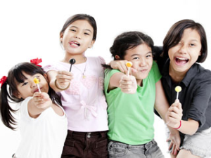 Những chất phụ gia sử dụng trong thực phẩm vượt quá mức an toàn có thể gây ảnh hưởng không tốt đến sức khỏe trẻ Những chất phụ gia sử dụng trong thực phẩm vượt quá mức an toàn có thể gây ảnh hưởng không tốt đến sức khỏe trẻ