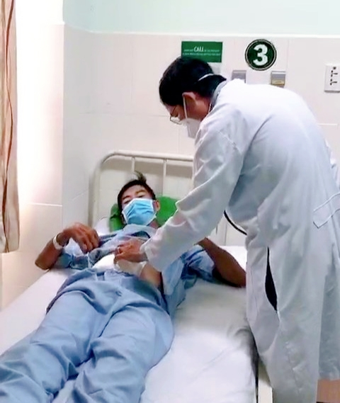 Bệnh nhân sau phẫu thuật được theo dõi chăm sóc tại bệnh viện