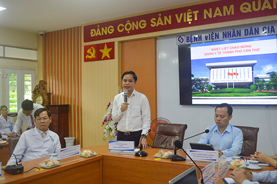 Ông Nguyễn Hoàng Hải, Giám đốc Bệnh viện Nhân dân Gia Định phát biểu tại buổi làm việc.